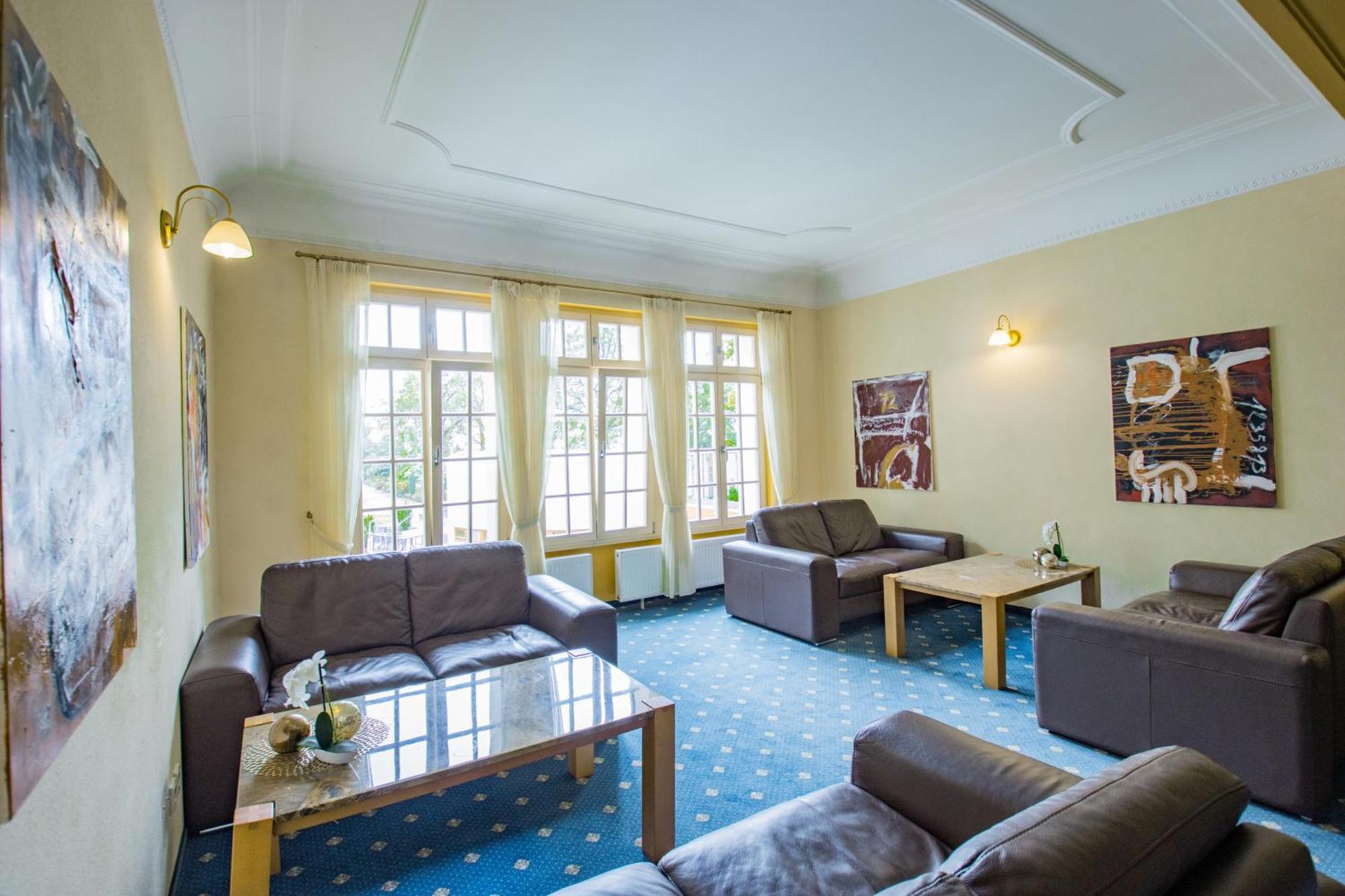 Seehotel Grossraeschen Buitenkant foto