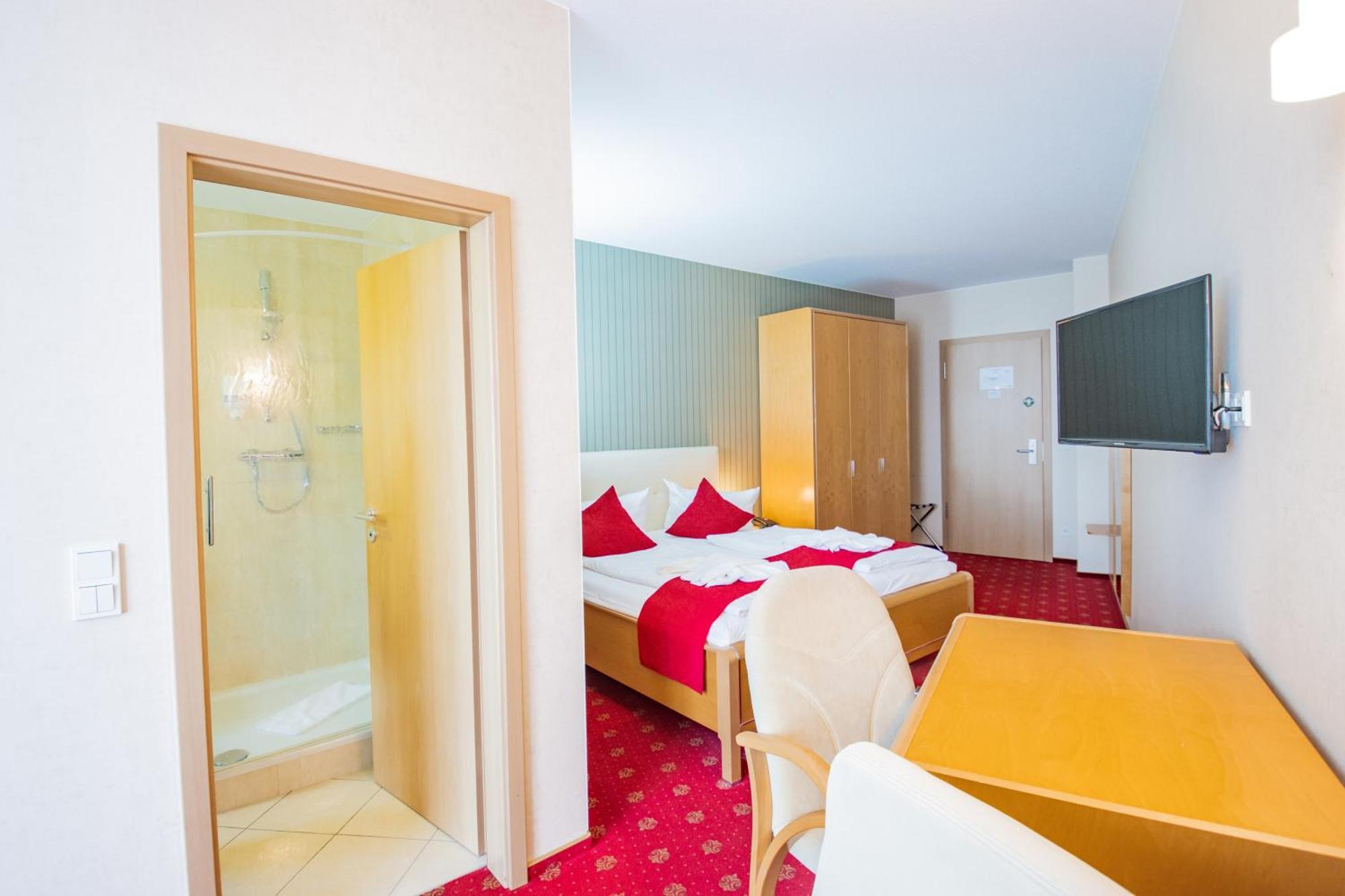 Seehotel Grossraeschen Buitenkant foto