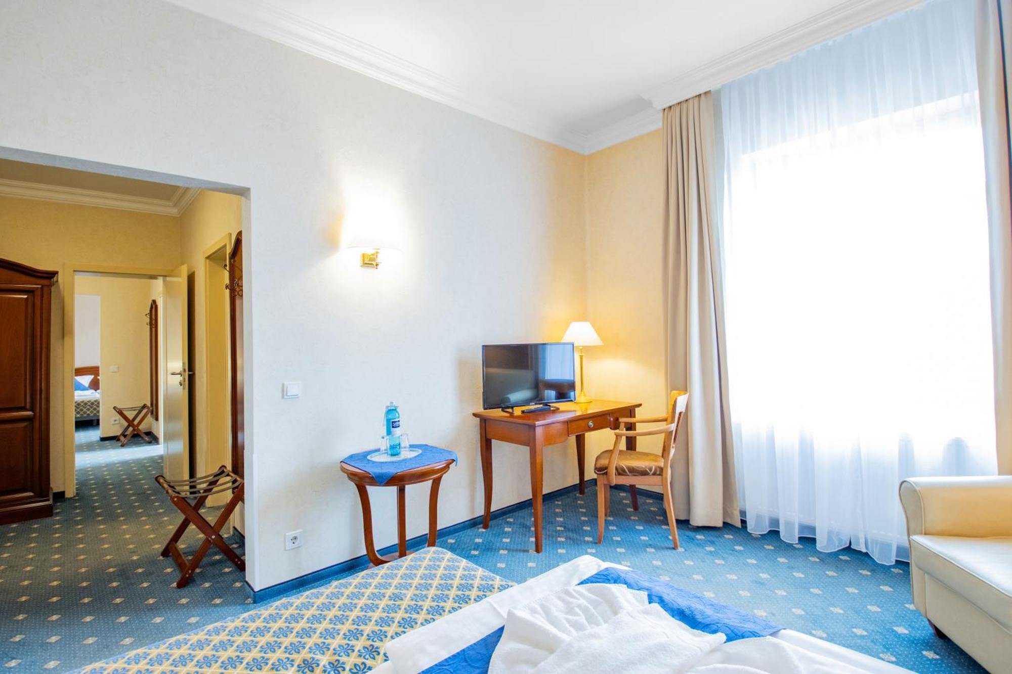 Seehotel Grossraeschen Buitenkant foto