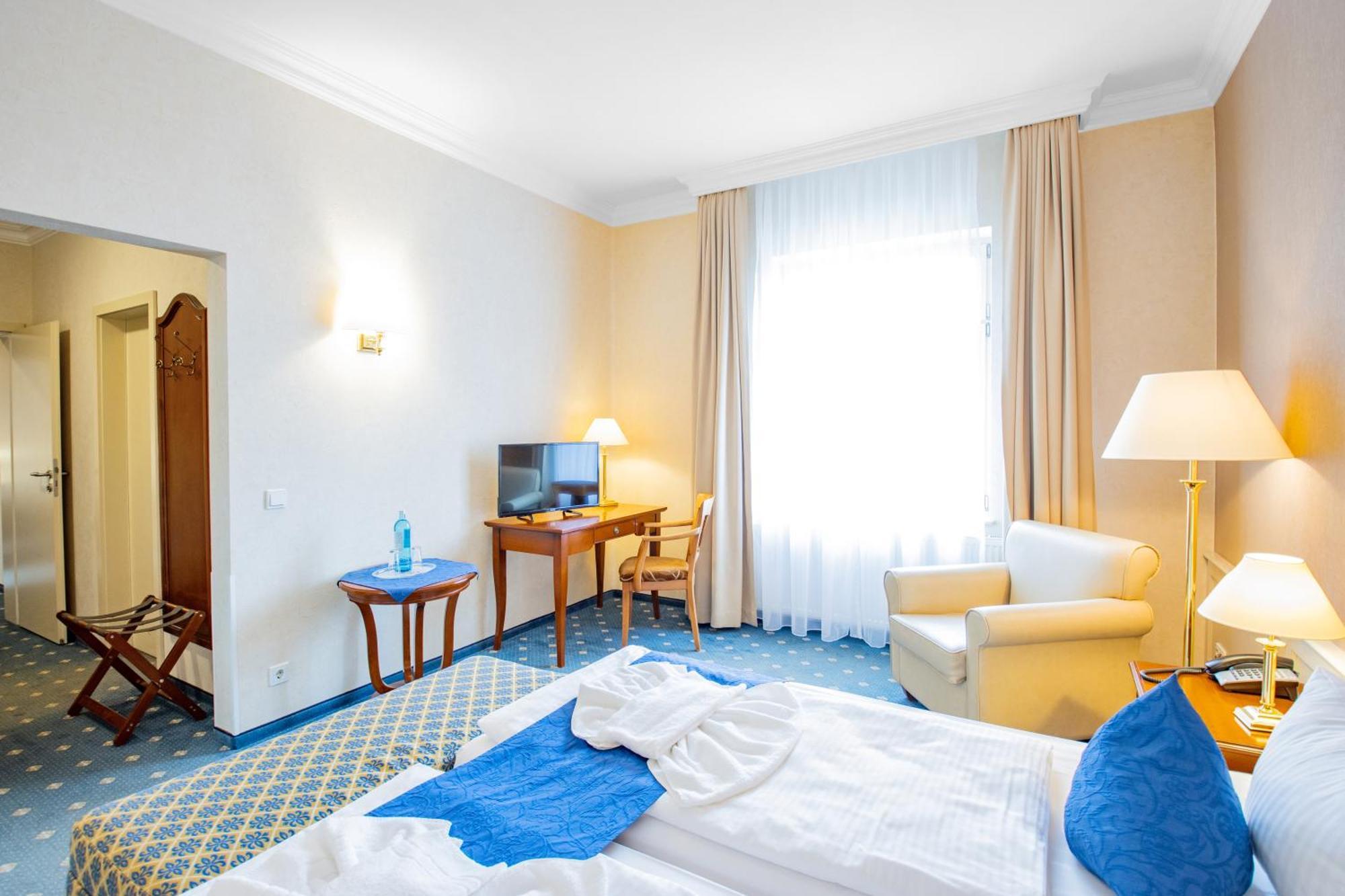 Seehotel Grossraeschen Buitenkant foto