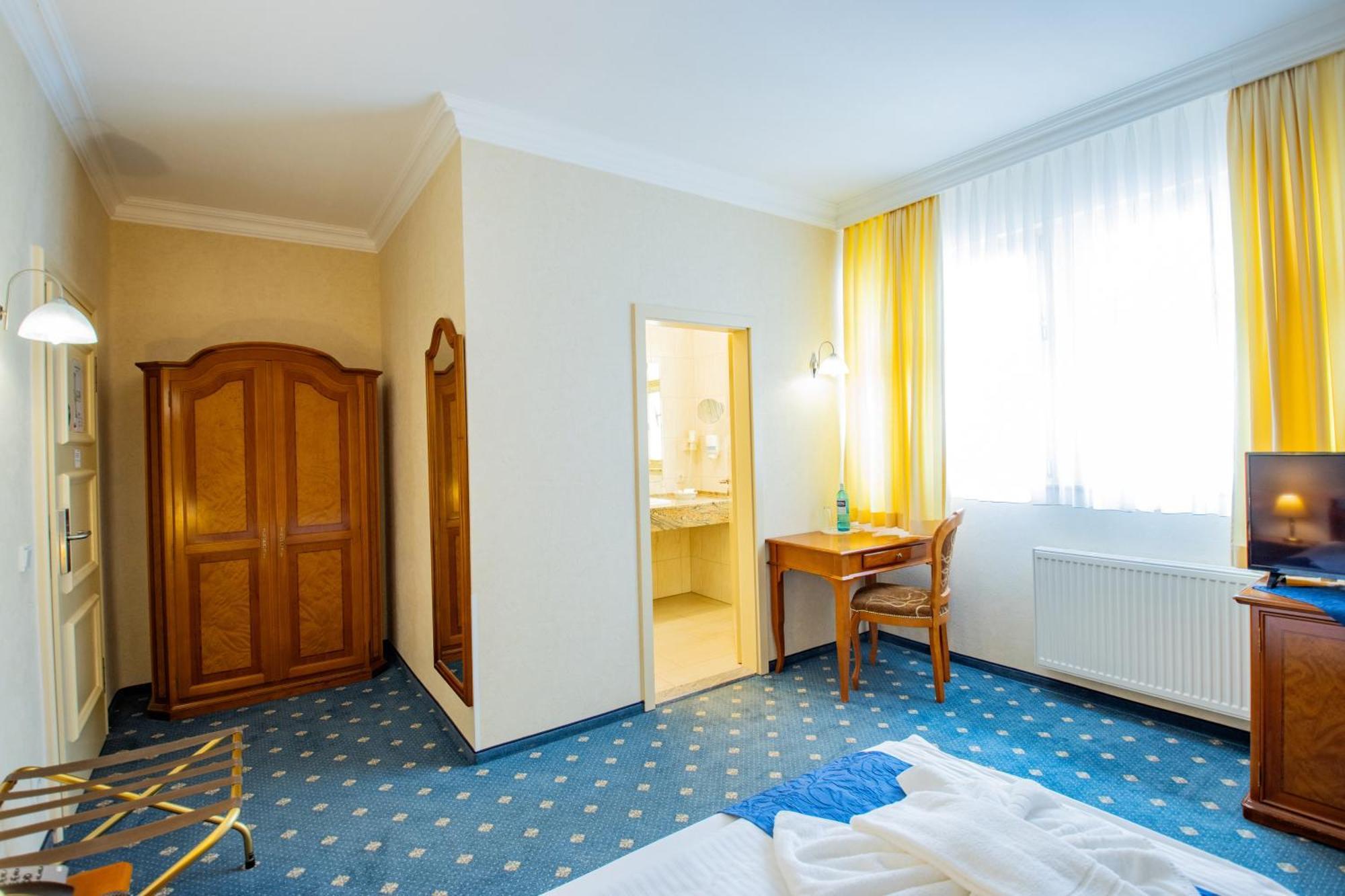 Seehotel Grossraeschen Buitenkant foto