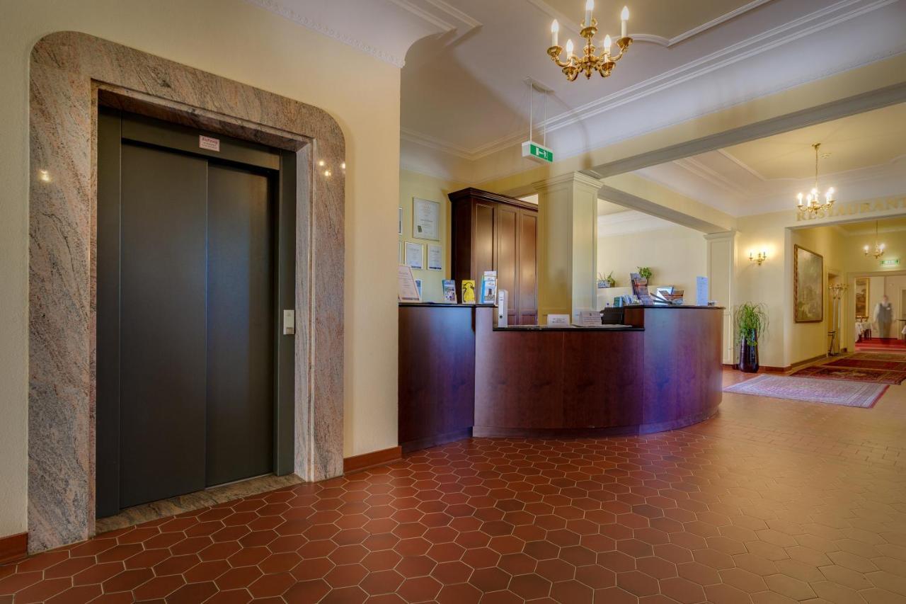 Seehotel Grossraeschen Buitenkant foto