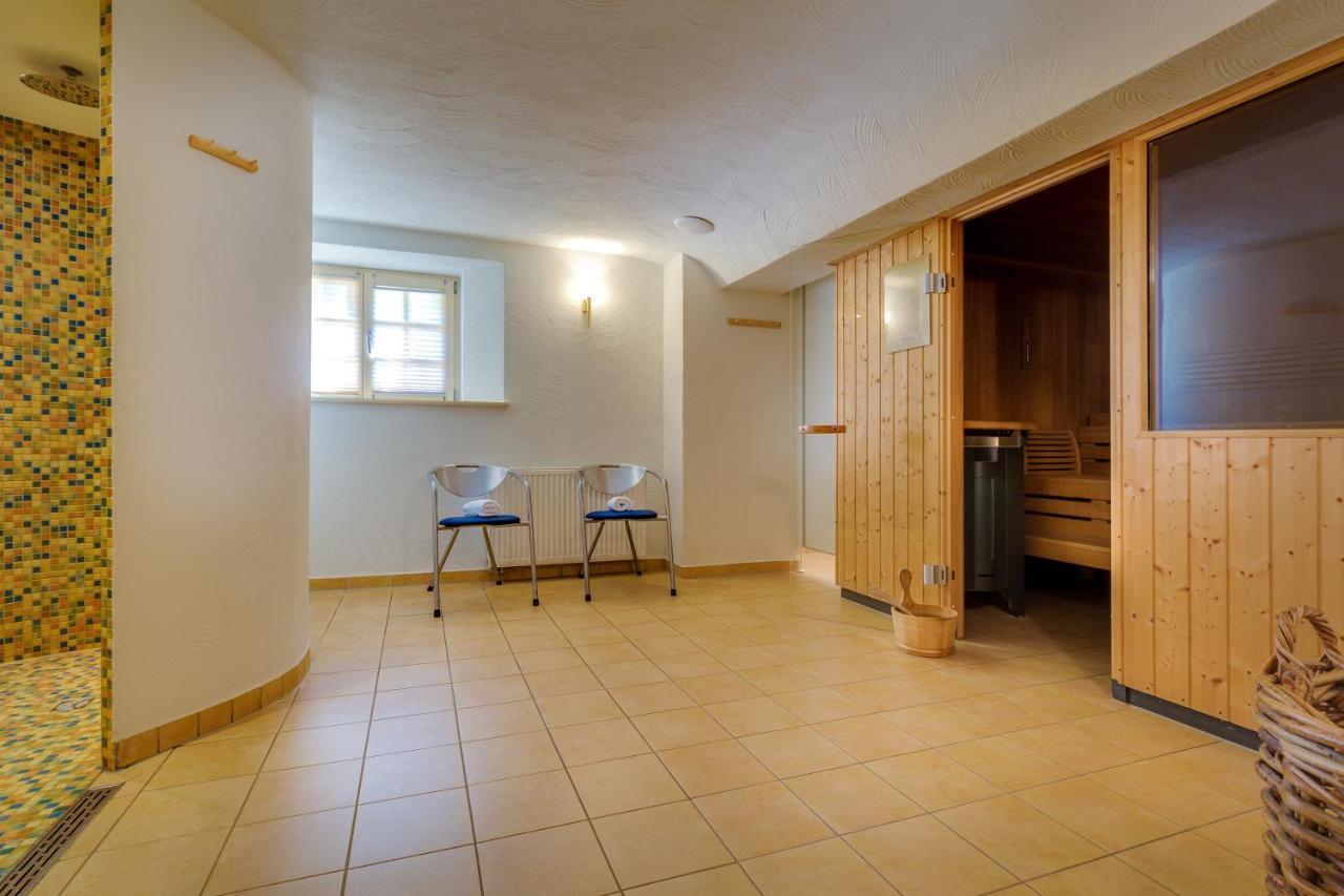 Seehotel Grossraeschen Buitenkant foto
